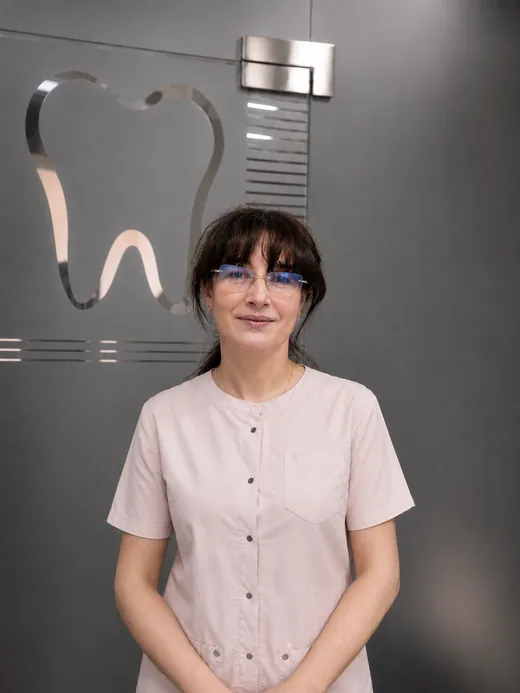 Dr. Valentina